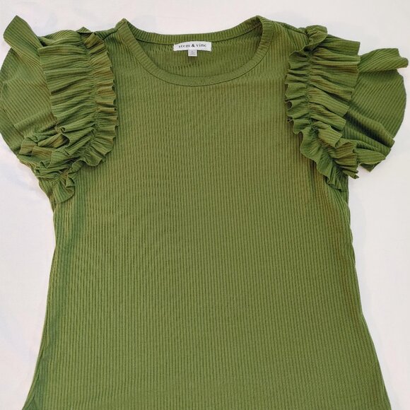 Stem & Vine Green Ruffle Shirt - Perfect for the Holidays - Picture 1 of 3